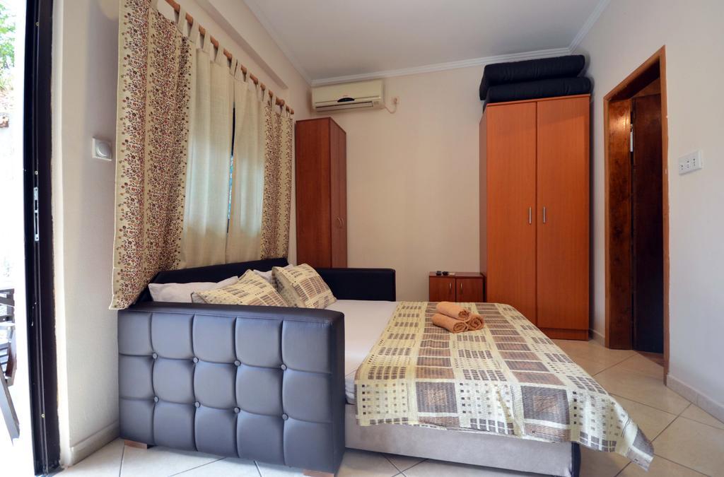 Apartments Dionis Kotor Luaran gambar